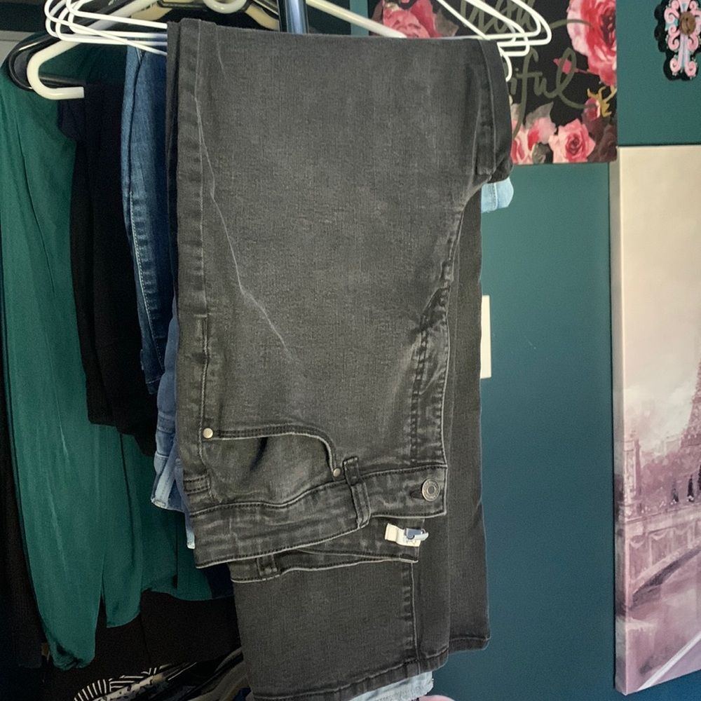 Croft & Barrow 14 Short grey washed jeans